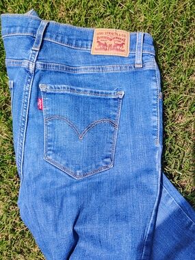 Levi's Women's Straight Leg Jeans in Blue Denim